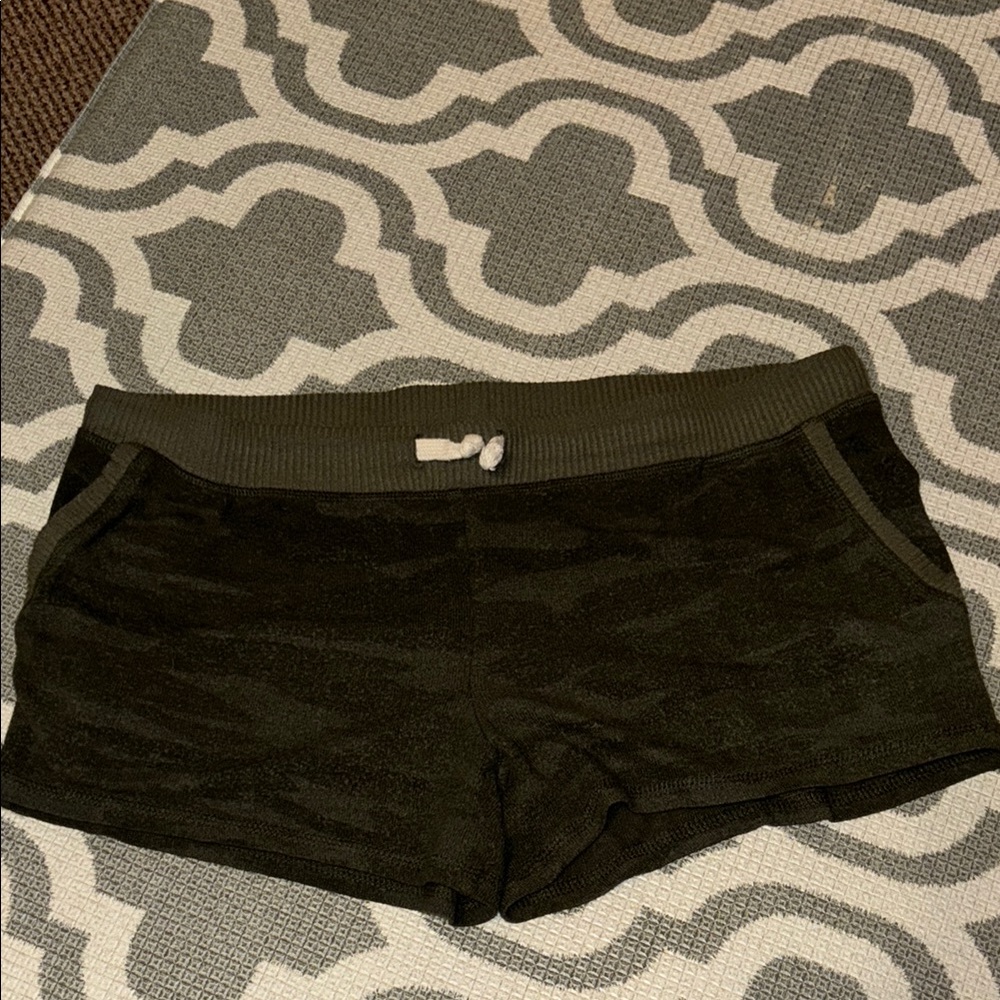 Theo & Spence Olive Green Camo Women's Shorts
